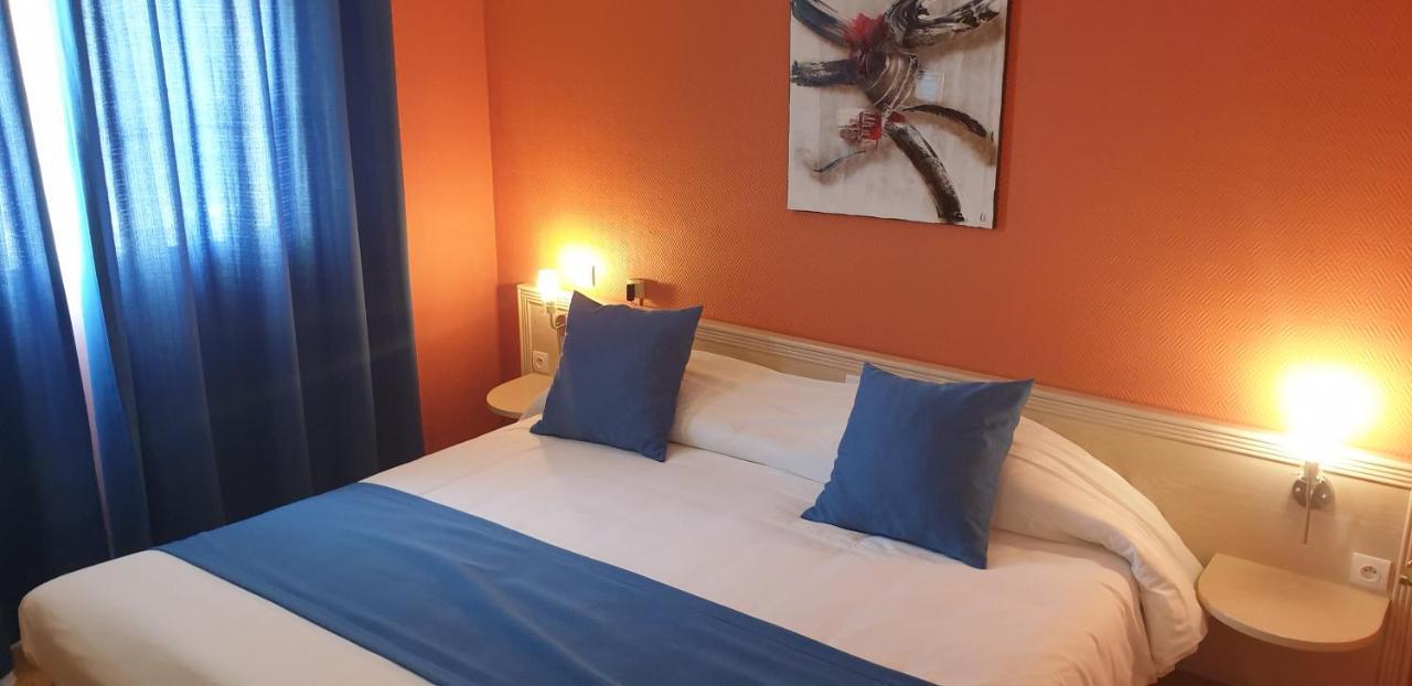 Logis Hotel & Restaurant Le Fleurance Buitenkant foto