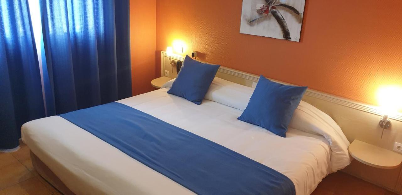 Logis Hotel & Restaurant Le Fleurance Buitenkant foto