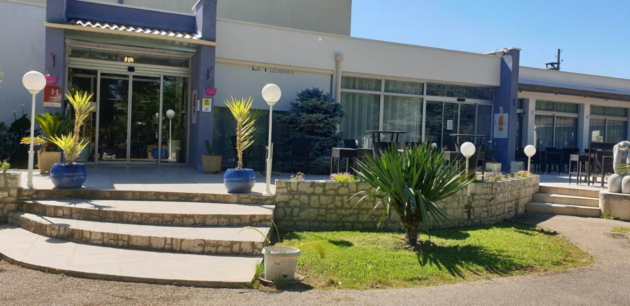 Logis Hotel & Restaurant Le Fleurance Buitenkant foto