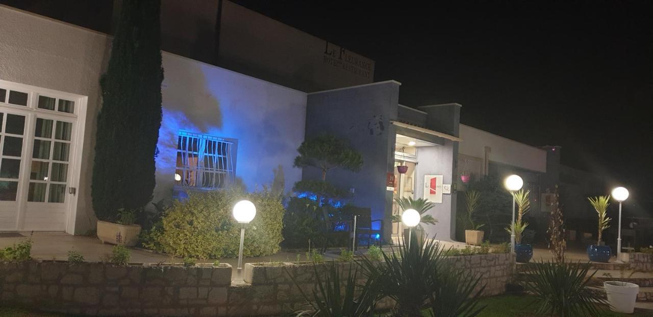 Logis Hotel & Restaurant Le Fleurance Buitenkant foto