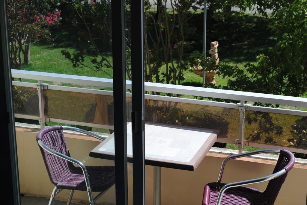 Logis Hotel & Restaurant Le Fleurance Buitenkant foto