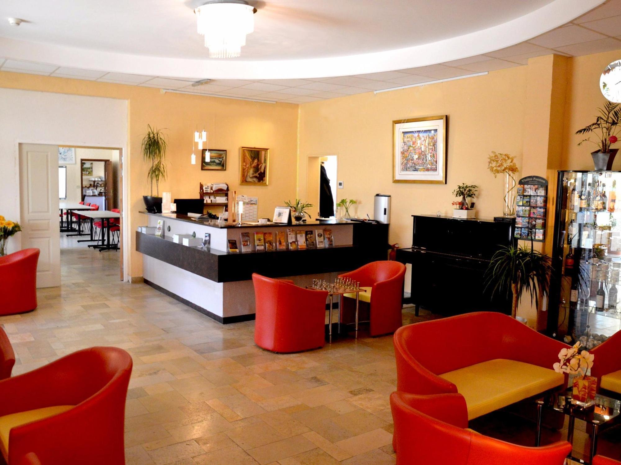 Logis Hotel & Restaurant Le Fleurance Buitenkant foto