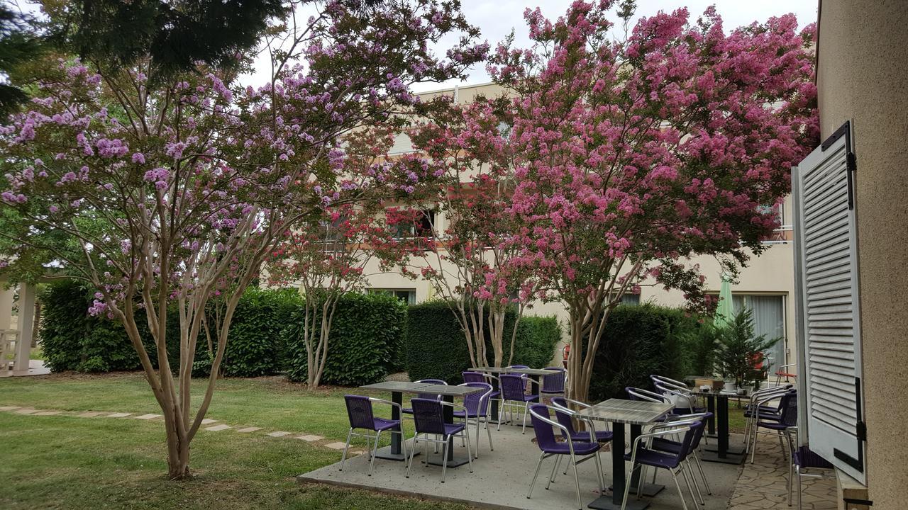 Logis Hotel & Restaurant Le Fleurance Buitenkant foto
