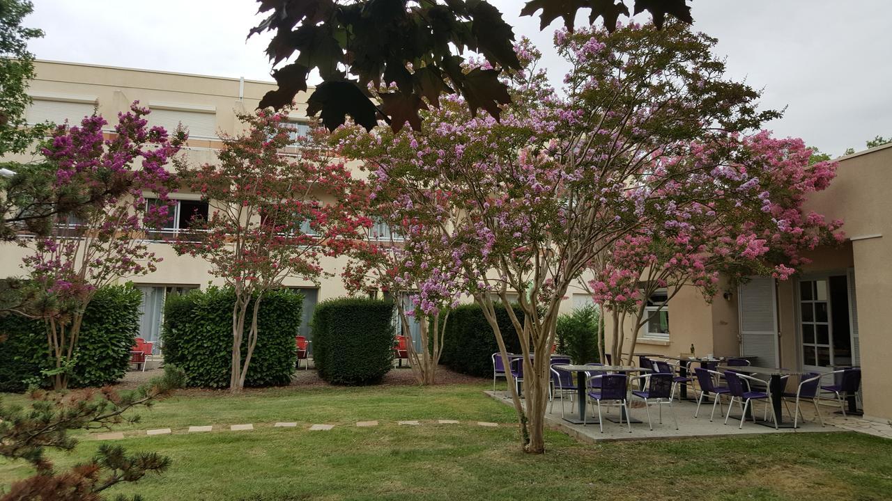 Logis Hotel & Restaurant Le Fleurance Buitenkant foto